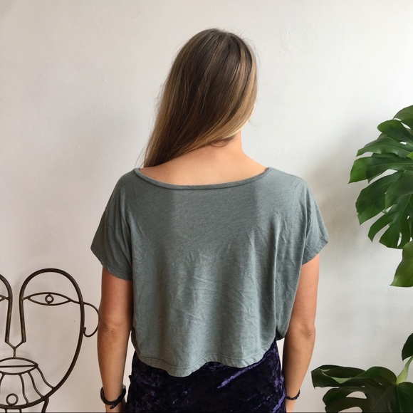 Sage green oversized crop top - Picture 3 of 4